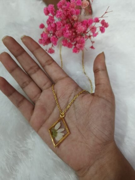 Diamond Shape Resin Pendant (Customized) ♥