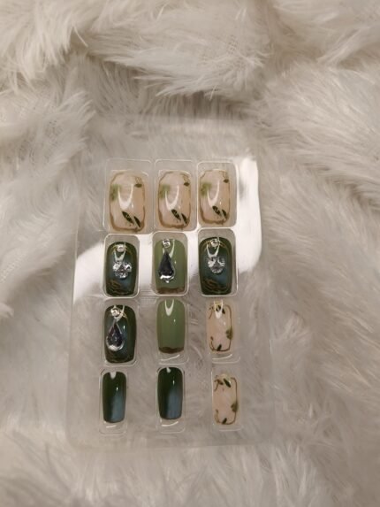 Embellished Nails | 03