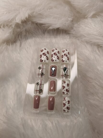 Embellished Nails | 05